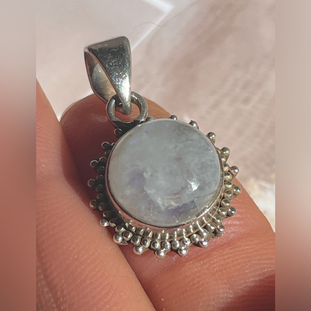 925 Sterling Silver Moon Stone Pendent! Authentic Gemstone And Pure Silver!